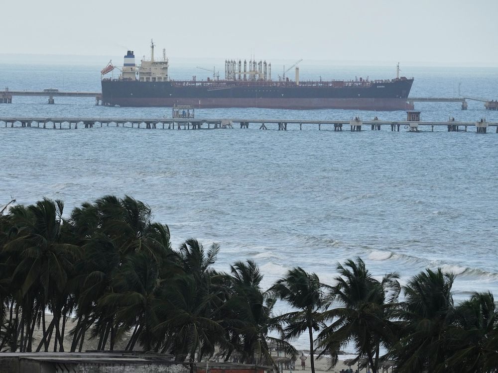 <div>‘Extreme selling’: Canadian oil stocks tumble on Venezuela production fears, then slightly recover</div>