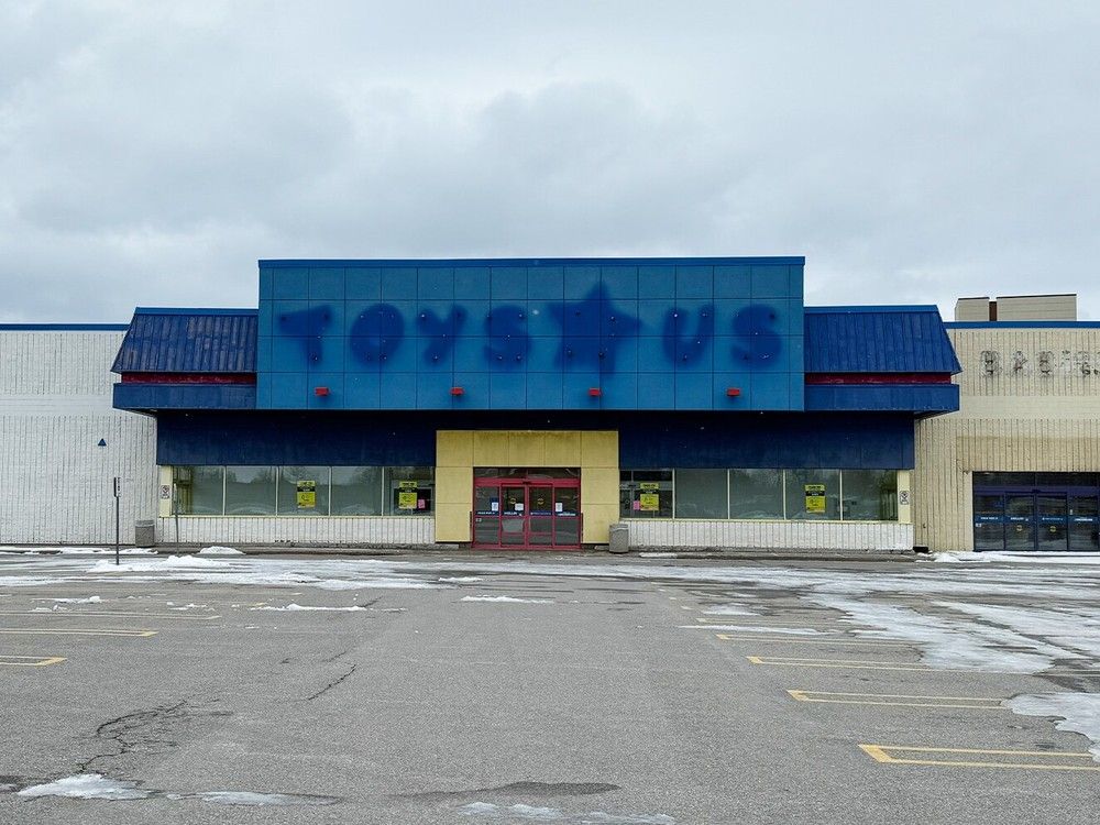 <div>Toys “R” Us Canada closes another 19 stores in two months, leaving just 22 locations</div>